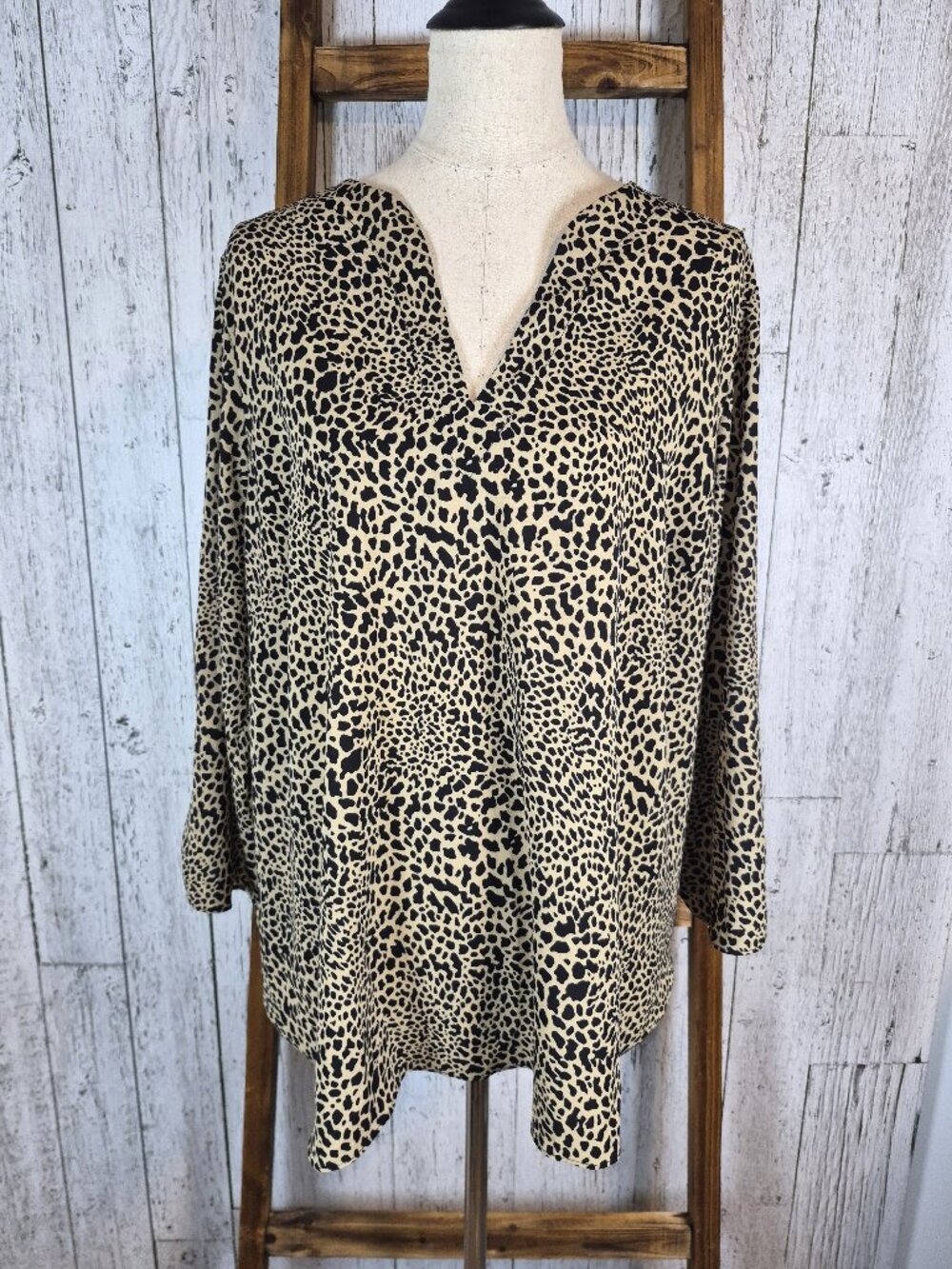 Michaels Kor Women's Sz 2X Pullover Animal Print Tunic Top